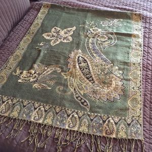 Elegant Green paisley pashmina